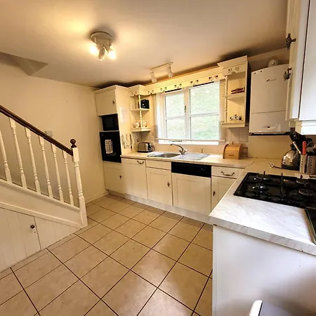 Homehill Cottage, - Superb Views Holiday home